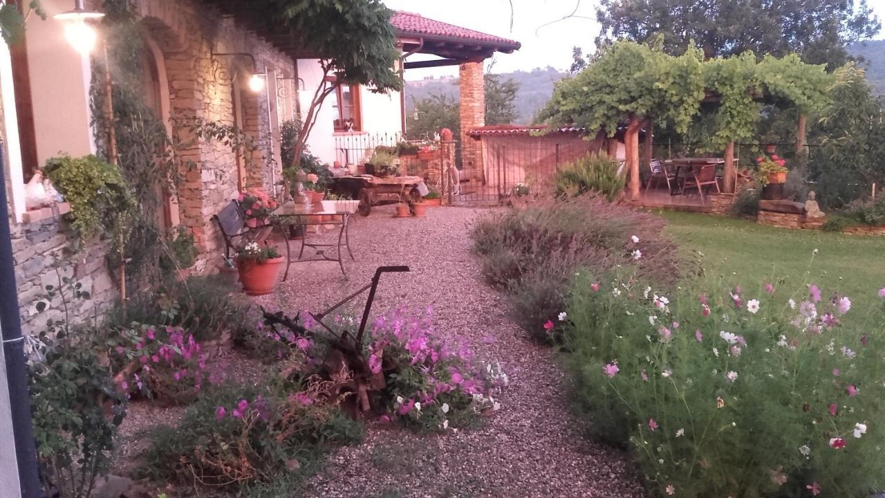 Magiche Langhe Panzió Paroldo Kültér fotó
