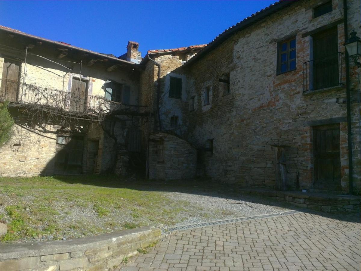 Magiche Langhe Panzió Paroldo Kültér fotó